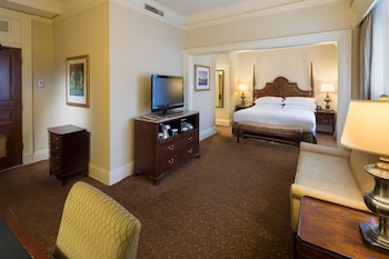 Junior Suite, 1 Queen Bed, Non Smoking