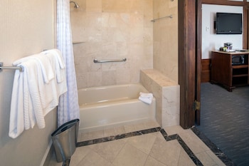 Deluxe Suite, 1 Queen Bed, Non Smoking