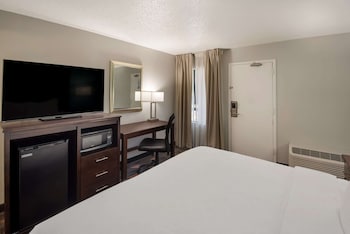 Standard Room, 1 King Bed, Non Smoking