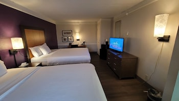 Deluxe 2 Queen Beds