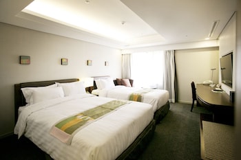 Family Twin Room