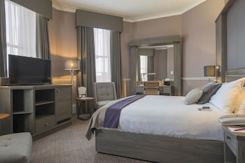Premium Room, 1 King Bed, Jetted Tub