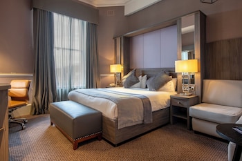 Premium Room, 1 King Bed, Jetted Tub