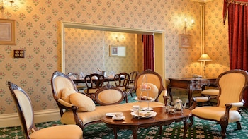 Suite, 1 King Bed (Victorian)