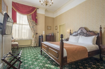 Suite, 1 King Bed (Victorian)