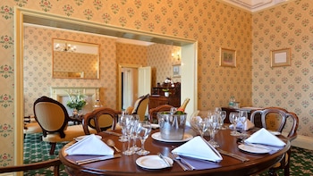 Suite, 1 King Bed (Victorian)