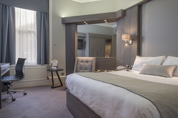 Standard Room, 1 Queen Bed