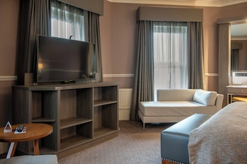 Premium Room, 1 King Bed (Bath Shower Combination)