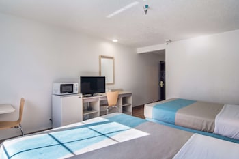Standard Room, 2 Queen Beds, Accessible, Non Smoking