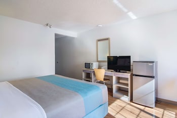 Standard Room, 1 Queen Bed, Non Smoking