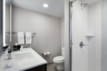 One King Bed, Accessible