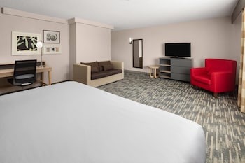 Deluxe Suite, 1 King Bed with Sofa bed, Non Smoking