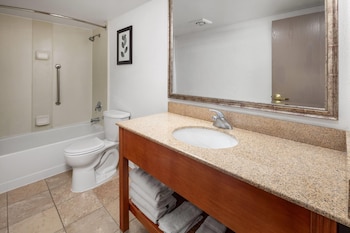 Deluxe Suite, 1 King Bed with Sofa bed, Non Smoking