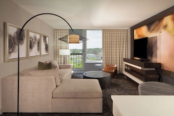 Executive Suite, 1 King Bed (SW-M)