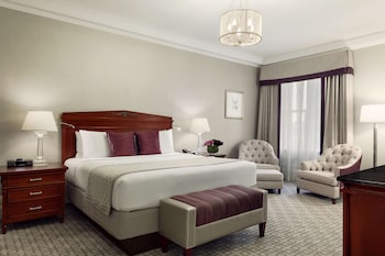 Fairmont Gold Signature Room, 1 King Bed