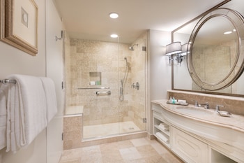 Club Deluxe Guest Room King
