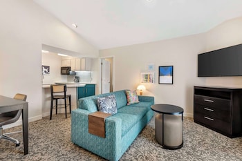 Suite, 1 King Bed (One Bedroom)