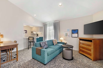 Suite, 1 King Bed (One Bedroom)