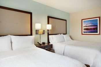 Room, 2 Queen Beds, Accessible, Bathtub