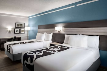 Room, 2 Double Beds, Accessible, Non Smoking (Mobility/Hearing, Roll-In Shower)
