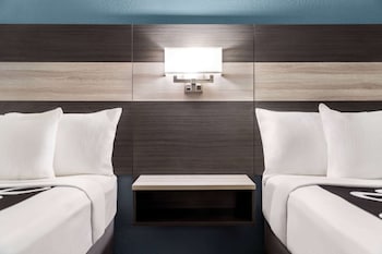 Room, 2 Double Beds, Accessible, Non Smoking (Mobility/Hearing, Roll-In Shower)