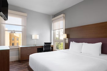 Suite, 1 King Bed, Non Smoking (with Sofabed)