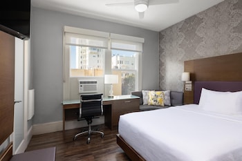 Standard Room, 1 Queen Bed, Non Smoking
