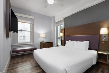Suite, 1 King Bed, Accessible, Non Smoking (with Sofabed)