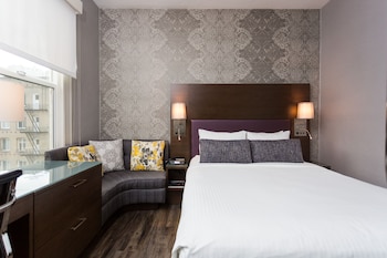Standard Room, 1 Queen Bed, Non Smoking