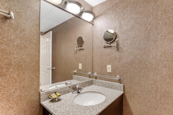 Standard Studio, 2 Queen Beds, Non Smoking, Kitchenette