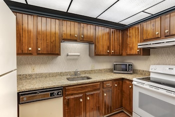 Executive Apartment, 1 King Bed, Non Smoking, Kitchen (Living Room, Full Kitchen)