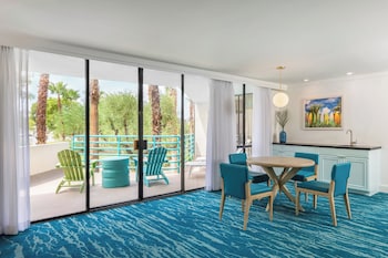 Suite, 1 King Bed with Sofa bed, Roll-in Shower (Yucca, Roll-In Shower)