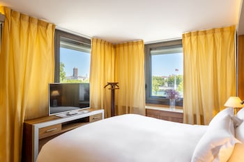 Suite, 1 Double Bed, River View