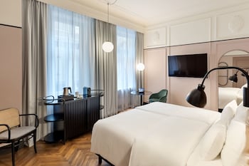 Superior Room, 1 King Bed