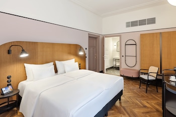 Superior Room, 1 King Bed