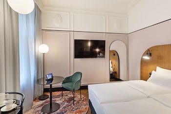 Superior Room, 1 King Bed