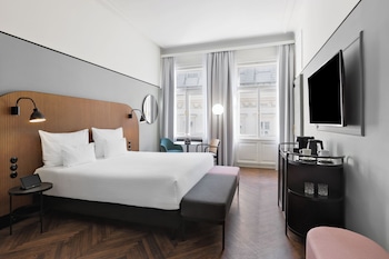 Superior Room, 1 King Bed