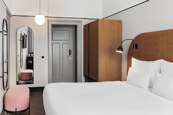 Classic Room, 1 King Bed