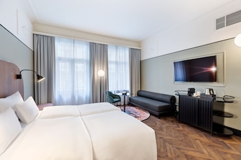 Premium Room, 1 Queen Bed