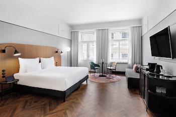 Premium Room, 1 King Bed