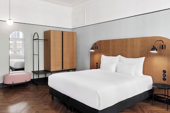 Premium Room, 1 Queen Bed