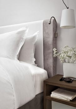 Superior Room, 1 Queen Bed
