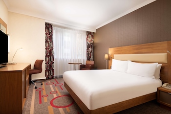 Double Hilton Guest Room