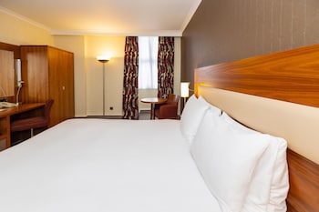 Double Hilton Guest Room