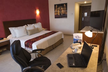 Standard Room, 1 King Bed