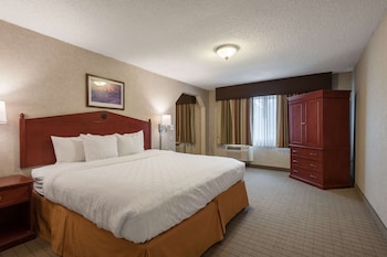 Suite, 1 King Bed, Non Smoking, Jetted Tub (Living Room)