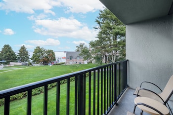 Premium Room, 1 King Bed, Ocean View, Oceanfront (Oceanfront View)