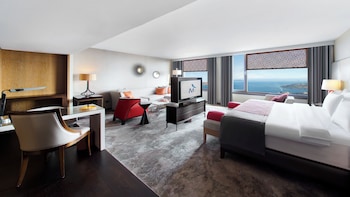 Flying Carpet Suite, Lounge Access