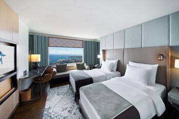 Club Room Bosphorus View, Lounge Access