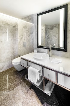 Bosphorus Suite, Lounge Access